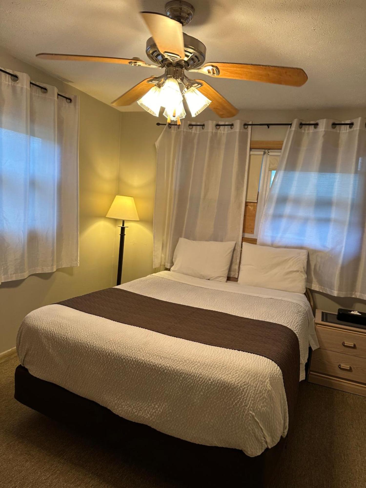 Lakeview Motel & Cottage 킨카딘 외부 사진